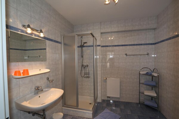 Foto van Appartement in Zugspitz Arena bij Fietspad - Vakantiehuis in Bichlbach - BathRoom
