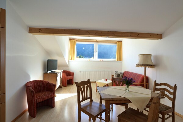 Foto van Appartement in Zugspitz Arena bij Fietspad - Vakantiehuis in Bichlbach - DiningRoom