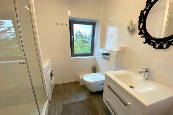 Foto van Vakantiehuis in Dziwnowek met Zwembad en Strand - Vakantiehuis in Dziwnowek - BathRoom