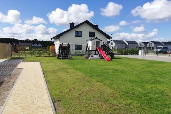 Foto van Bakstenen vakantiehuizen met twee verdiepingen - Vakantiehuis in Gaski - ExteriorSummer