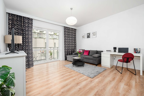 Foto van Gezellig appartement vlakbij Manufaktura - Vakantiehuis in Łódź - LivingRoom