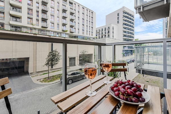 Foto van Gezellig appartement vlakbij Manufaktura - Vakantiehuis in Łódź - TerraceBalcony