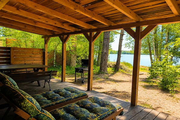 Foto van Geweldig vakantiehuis midden in de natuur en direct aan het meer, Natac Wielka - Terrace