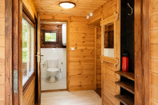 Foto van Geweldig vakantiehuis midden in de natuur en direct aan het meer, Natac Wielka - BathRoom