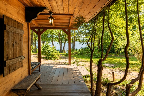 Foto van Geweldig vakantiehuis midden in de natuur en direct aan het meer, Natac Wielka - Terrace