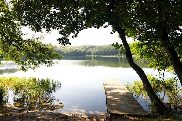 Foto van Vakantiehuis met sauna en jacuzzi. - Vakantiehuis in Stare Czaple - Water view