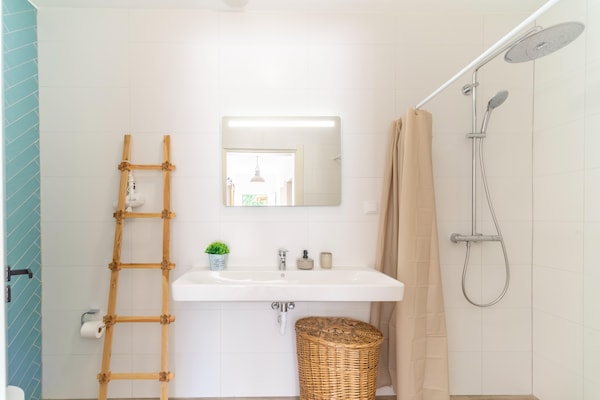 Foto van Landelijk vakantiehuis met zwembad
 - Vakantiehuis in Netos Almagreira - BathRoom