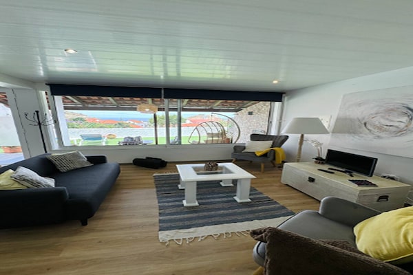 Foto van Studio in Porto da Cruz met Uitzicht op Zee - Vakantiehuis in Porto da cruz , Machico - LivingRoom