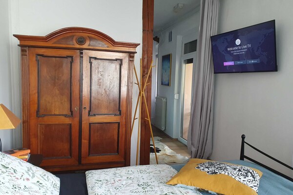 Foto van Bright and Sunny Apartment with Terrace - Two Bedroom Apartment with Terrace - BedRoom