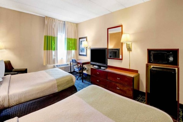 Foto van Gezellig Ada Met 2 Bedden | Pool | Gratis Parkeren - BedRoom
