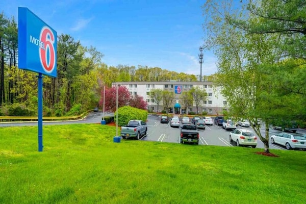 Foto van Gezellig Ada Met 2 Bedden | Pool | Gratis Parkeren - ExteriorSummer
