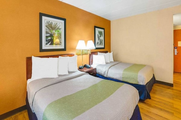 Foto van Gezellig Ada Met 2 Bedden | Pool | Gratis Parkeren - BedRoom