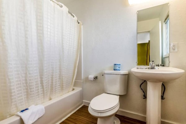 Foto van 2 tweepersoonsbedden | Rookvrij - Vakantiehuis in San Rafael - BedRoom