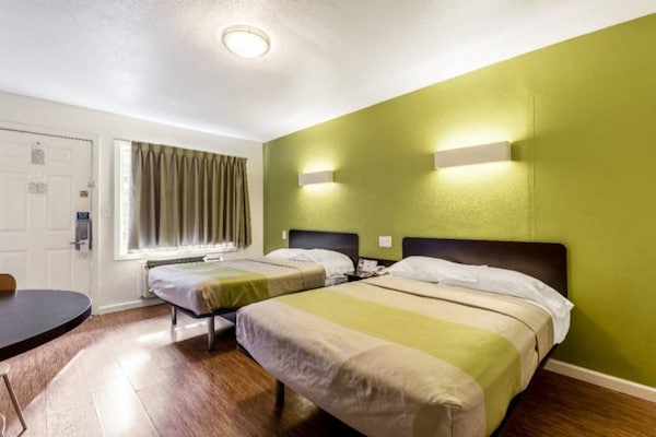 Foto van 2 tweepersoonsbedden | Rookvrij - Vakantiehuis in San Rafael - BedRoom