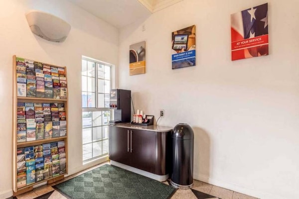 Foto van 2 tweepersoonsbedden | Rookvrij - Vakantiehuis in San Rafael - FloorPlan