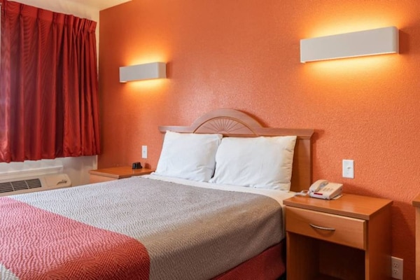 Foto van 1 tweepersoonsbed (queensize) | Rookvrij - Vakantiehuis in Concord - BedRoom