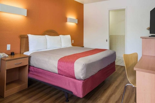 Foto van 1 tweepersoonsbed (queensize) | Rookvrij - Vakantiehuis in Concord - BedRoom