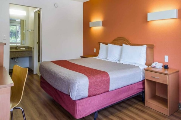 Foto van 1 tweepersoonsbed (queensize) | Rookvrij - Vakantiehuis in Concord - BedRoom