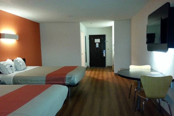 Foto van 2 tweepersoonsbedden (queensize) | Rookvrij - Vakantiehuis in Williams - BedRoom