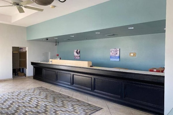 Foto van 2 tweepersoonsbedden | Nsmk, Micfridge - Vakantiehuis in Anaheim - FloorPlan