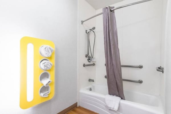 Foto van 1 tweepersoonsbed (queensize) | Roken toegestaan - Vakantiehuis in Long Beach - Facilities