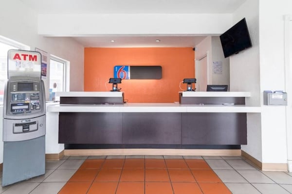 Foto van 1 tweepersoonsbed (queensize) | Roken toegestaan - Vakantiehuis in Long Beach - FloorPlan