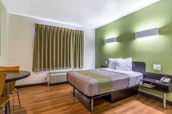 Foto van 1 tweepersoonsbed (queensize) | Rookvrij - Vakantiehuis in REDLANDS - BedRoom