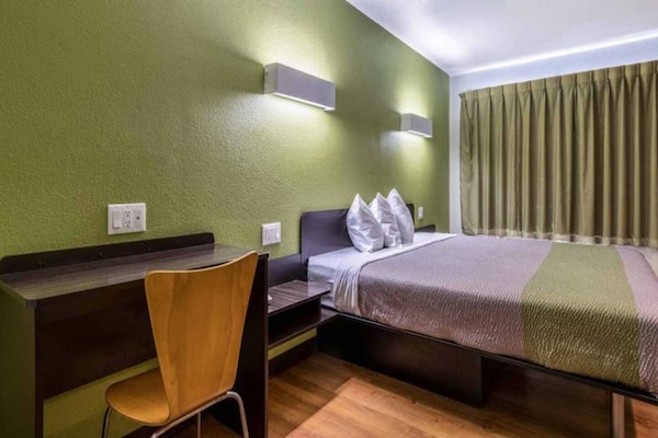 Foto van 1 tweepersoonsbed (queensize) | Rookvrij - Vakantiehuis in REDLANDS - BedRoom