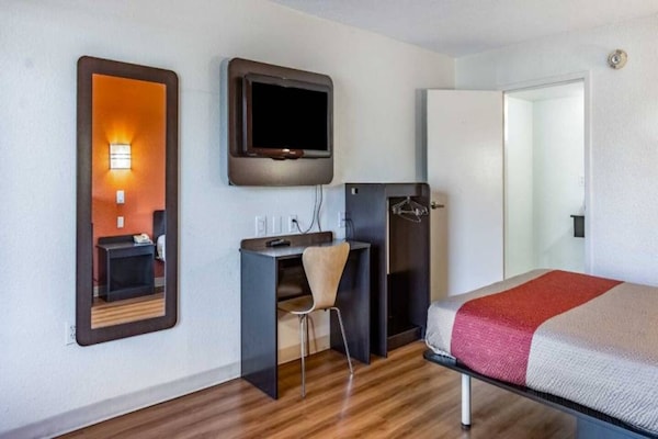Foto van 1 kingsize bed | Roken toegestaan, koelkast aanwezig - BedRoom