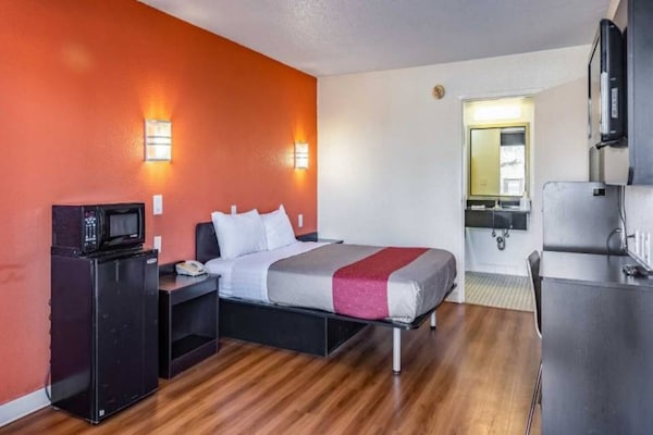 Foto van 1 kingsize bed | Roken toegestaan, koelkast aanwezig - BedRoom