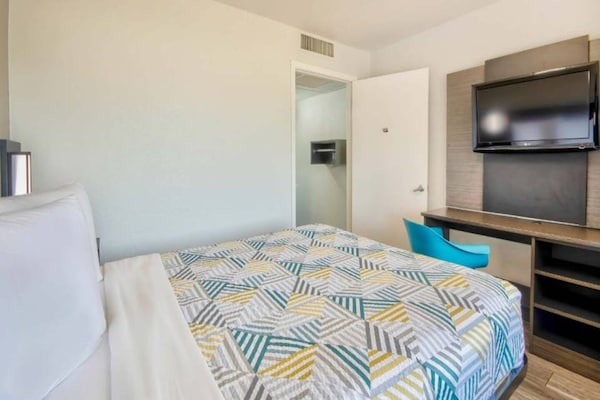 Foto van 1 tweepersoonsbed (queensize) | Rookvrij - Vakantiehuis in Russellville - Facilities