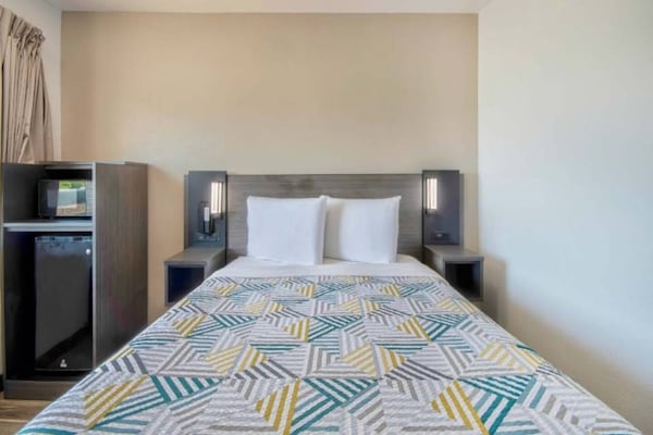 Foto van 1 tweepersoonsbed (queensize) | Roken mogelijk - Vakantiehuis in Russellville - Facilities