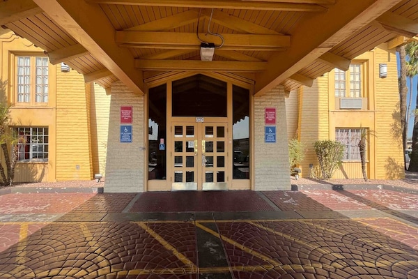 Foto van 2 tweepersoonsbedden (queensize) | Rookvrij - Vakantiehuis in Phoenix - ExteriorSummer