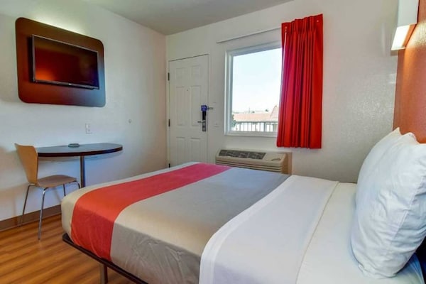 Foto van 1 tweepersoonsbed (Queensize) | Rolstoeltoegankelijk bad (Nsmk) - BedRoom
