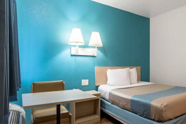 Foto van 1 tweepersoonsbed (queensize) | Roken mogelijk - Vakantiehuis in El Centro - BedRoom