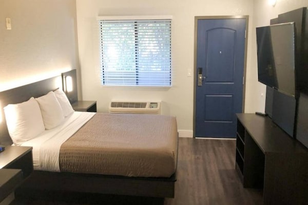 Foto van 1 kingsize bed | Rookvrij - Vakantiehuis in Sacramento CA - BedRoom