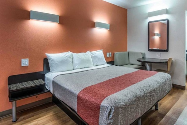 Foto van 1 kingsize bed | Roken toegestaan - Vakantiehuis in Texarkana TX - BedRoom