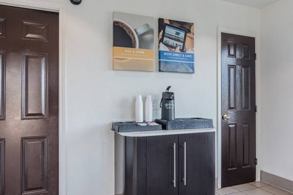 Foto van 2 tweepersoonsbedden | Roken toegestaan - Vakantiehuis in Texarkana TX - FloorPlan