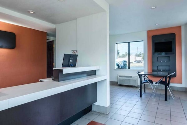 Foto van 2 tweepersoonsbedden | Roken toegestaan - Vakantiehuis in Texarkana TX - FloorPlan
