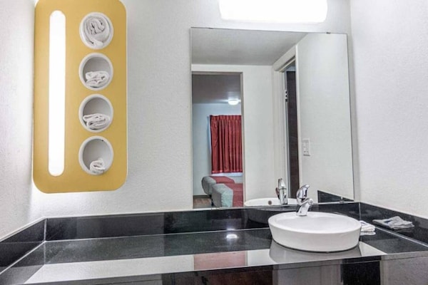 Foto van 2 tweepersoonsbedden | Roken toegestaan - Vakantiehuis in Texarkana TX - BathRoom