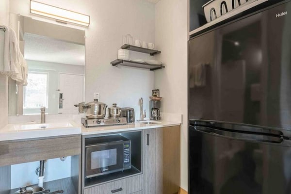 Foto van 1 tweepersoonsbed | Roken toegestaan, Keuken - Vakantiehuis in Hayward - Kitchen