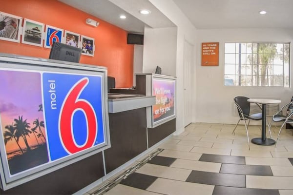 Foto van 1 kingsize bed | Badkuip met mobiele toegang Nsmk Micfridg - FloorPlan