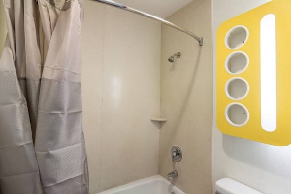 Foto van 1 kingsize bed | Roken toegestaan, koelkast aanwezig - BedRoom