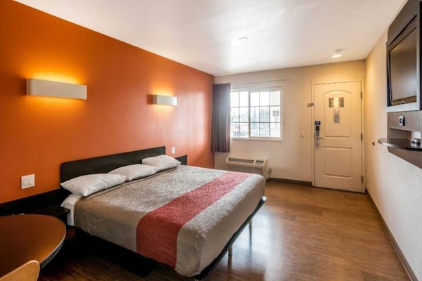 Foto van 1 kingsize bed | Roken toegestaan, koelkast aanwezig - BedRoom