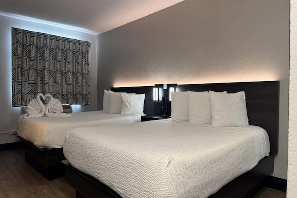 Foto van 2 tweepersoonsbedden (queensize) | Rookvrij - Vakantiehuis in Los Angeles CA - BedRoom