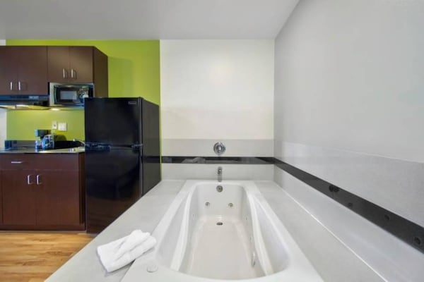Foto van 2 tweepersoonsbedden (queensize) | Rookvrij - Vakantiehuis in VICTORVILLE - BedRoom