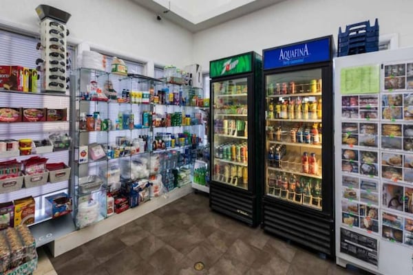 Foto van 1 tweepersoonsbed (queensize) | Roken mogelijk - Vakantiehuis in HEMET - Facilities
