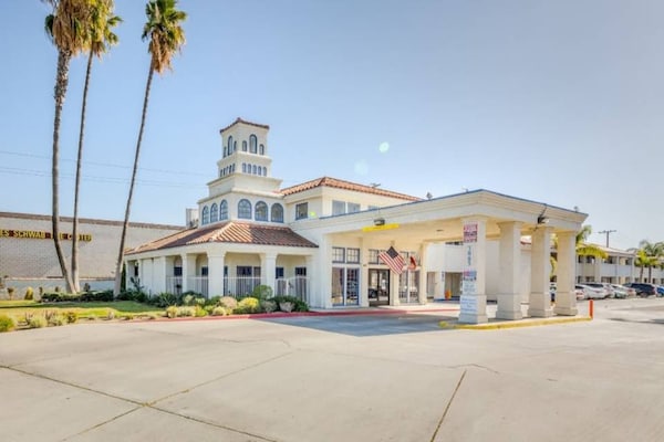 Foto van 1 tweepersoonsbed (queensize) | Roken mogelijk - Vakantiehuis in HEMET - Facilities