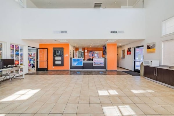 Foto van 1 tweepersoonsbed (queensize) | Roken mogelijk - Vakantiehuis in HEMET - Facilities
