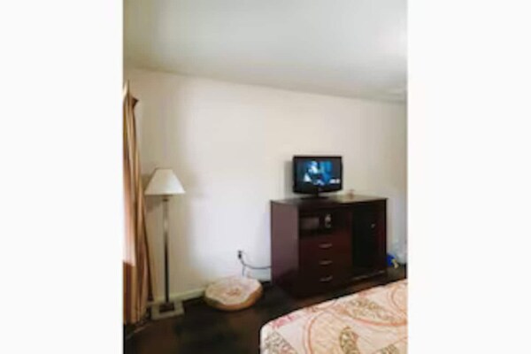 Foto van Beaver WV | Queensize bed | Rookvrij - Vakantiehuis in Beaver WV - BedRoom